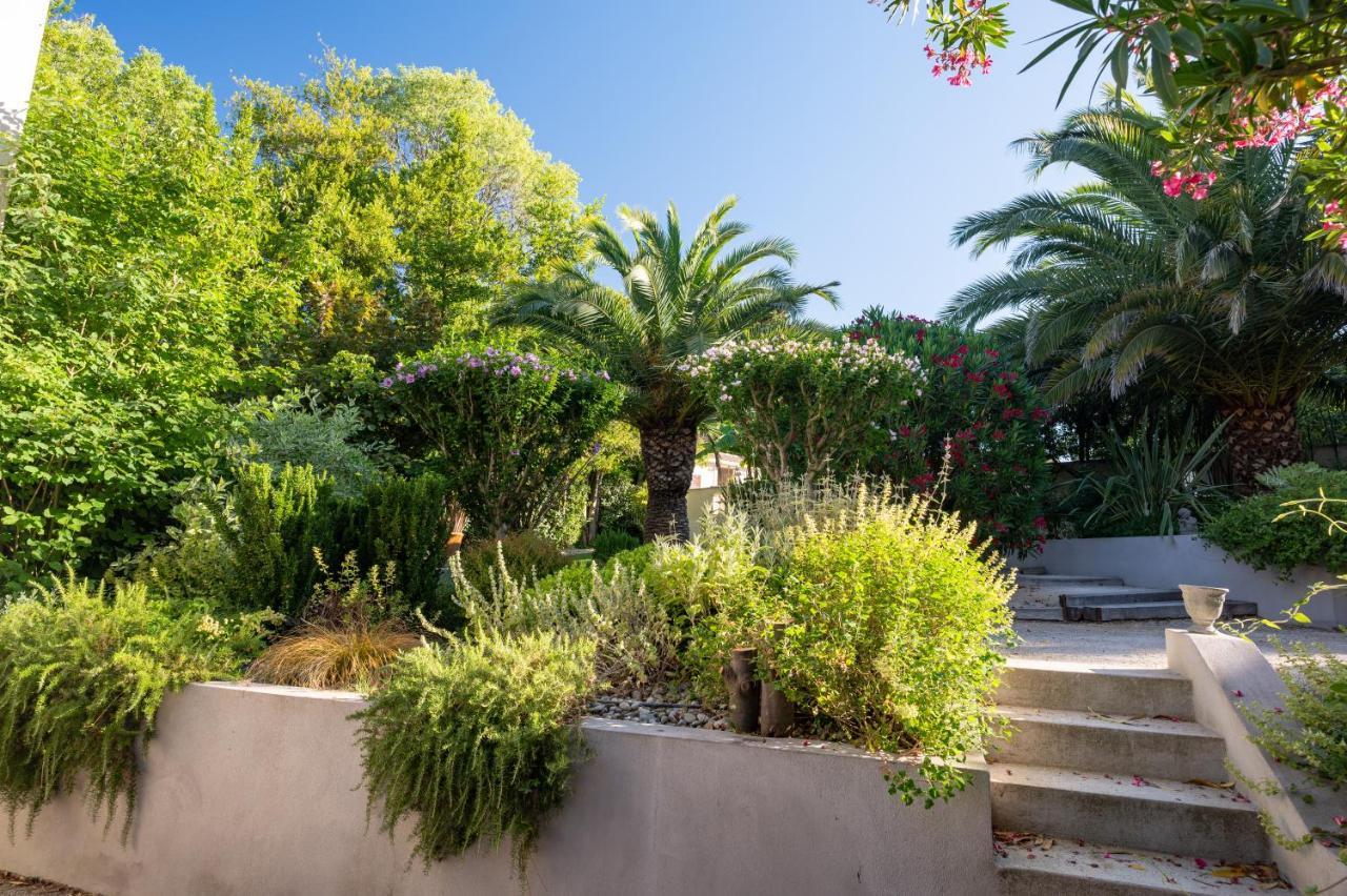 Saint-Rémy-de-Provence Hotel L'Amandiere מראה חיצוני תמונה