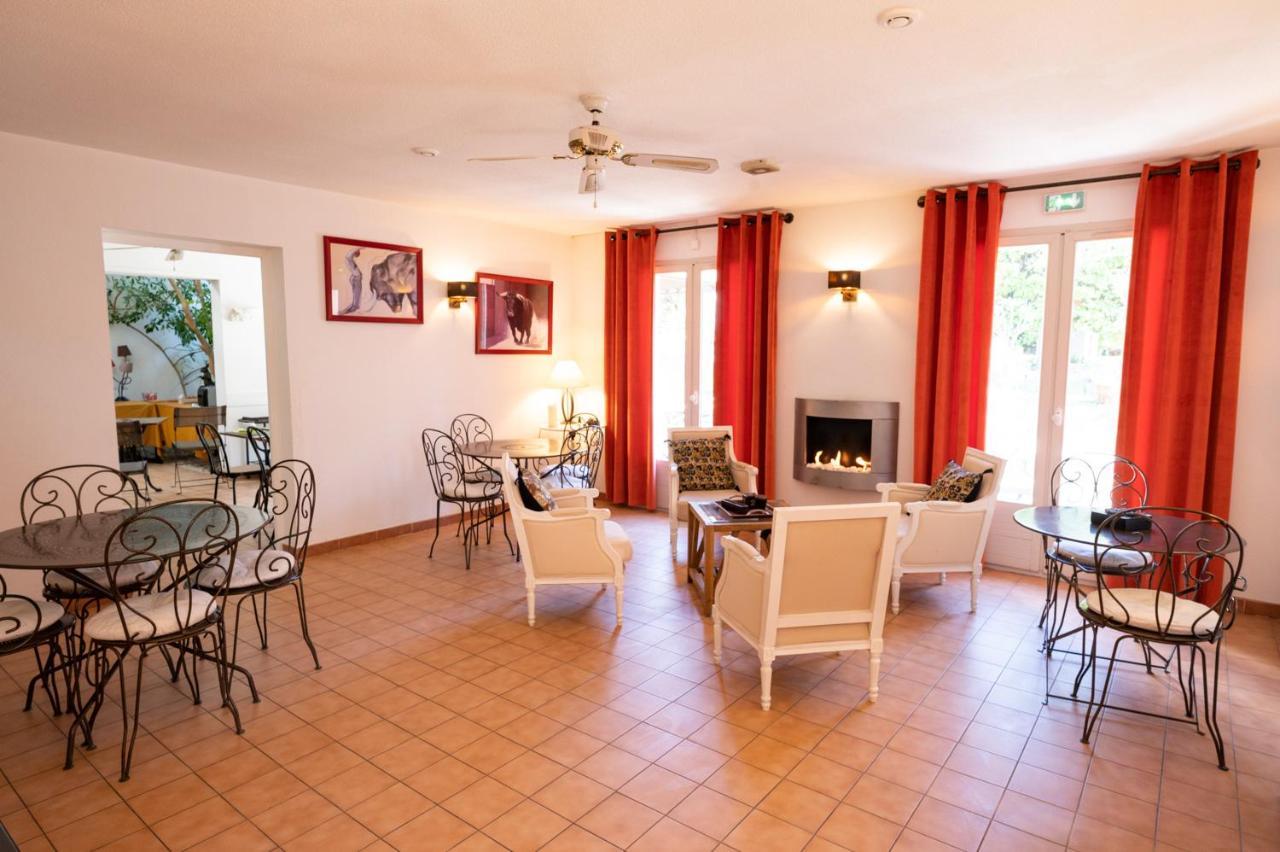 Saint-Rémy-de-Provence Hotel L'Amandiere מראה חיצוני תמונה