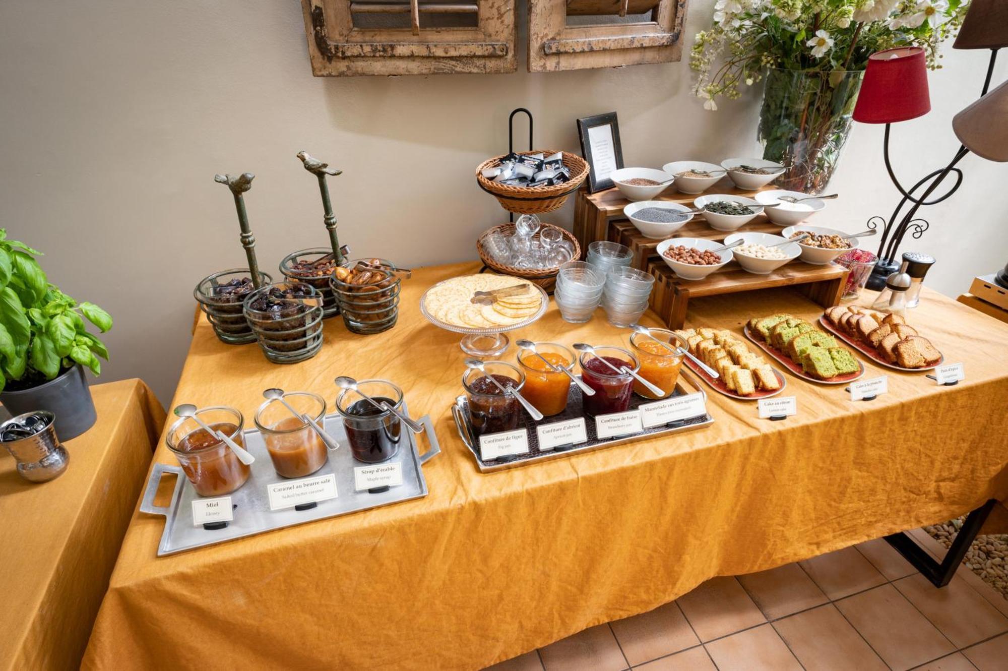 Saint-Rémy-de-Provence Hotel L'Amandiere מראה חיצוני תמונה