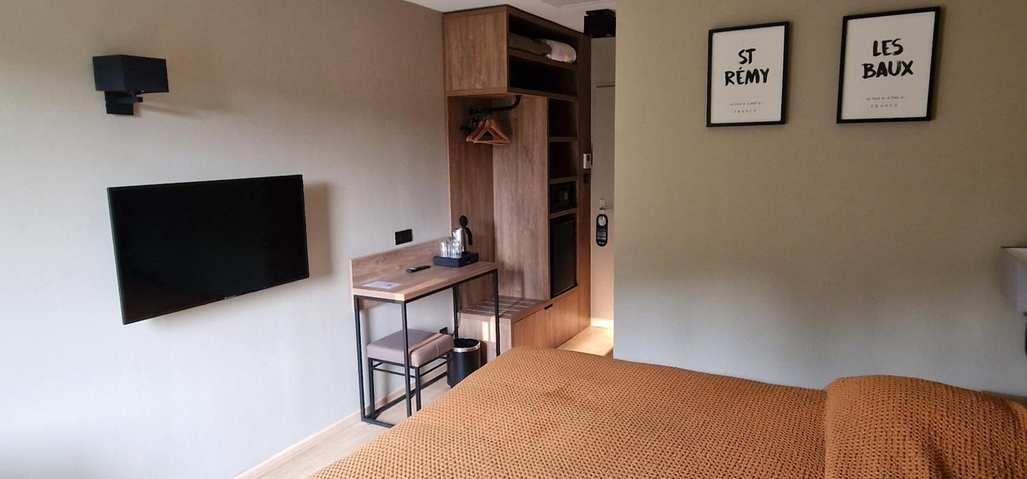 Saint-Rémy-de-Provence Hotel L'Amandiere מראה חיצוני תמונה