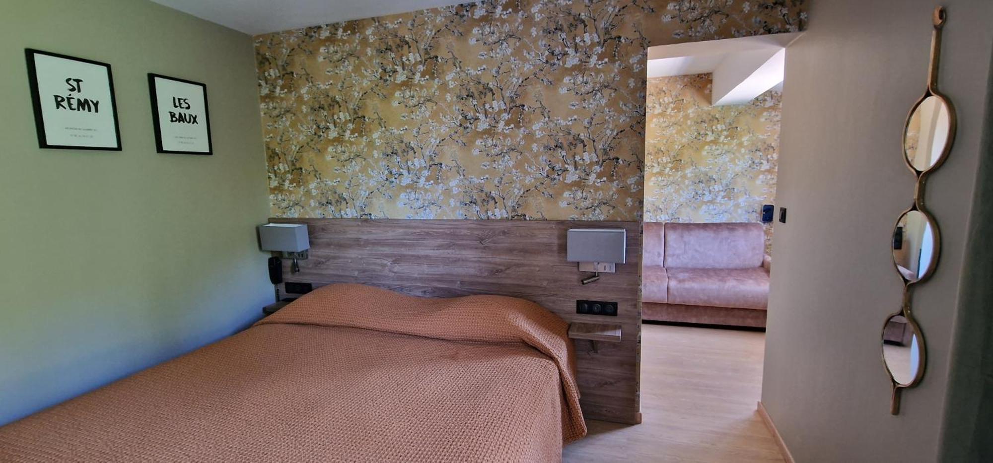 Saint-Rémy-de-Provence Hotel L'Amandiere מראה חיצוני תמונה