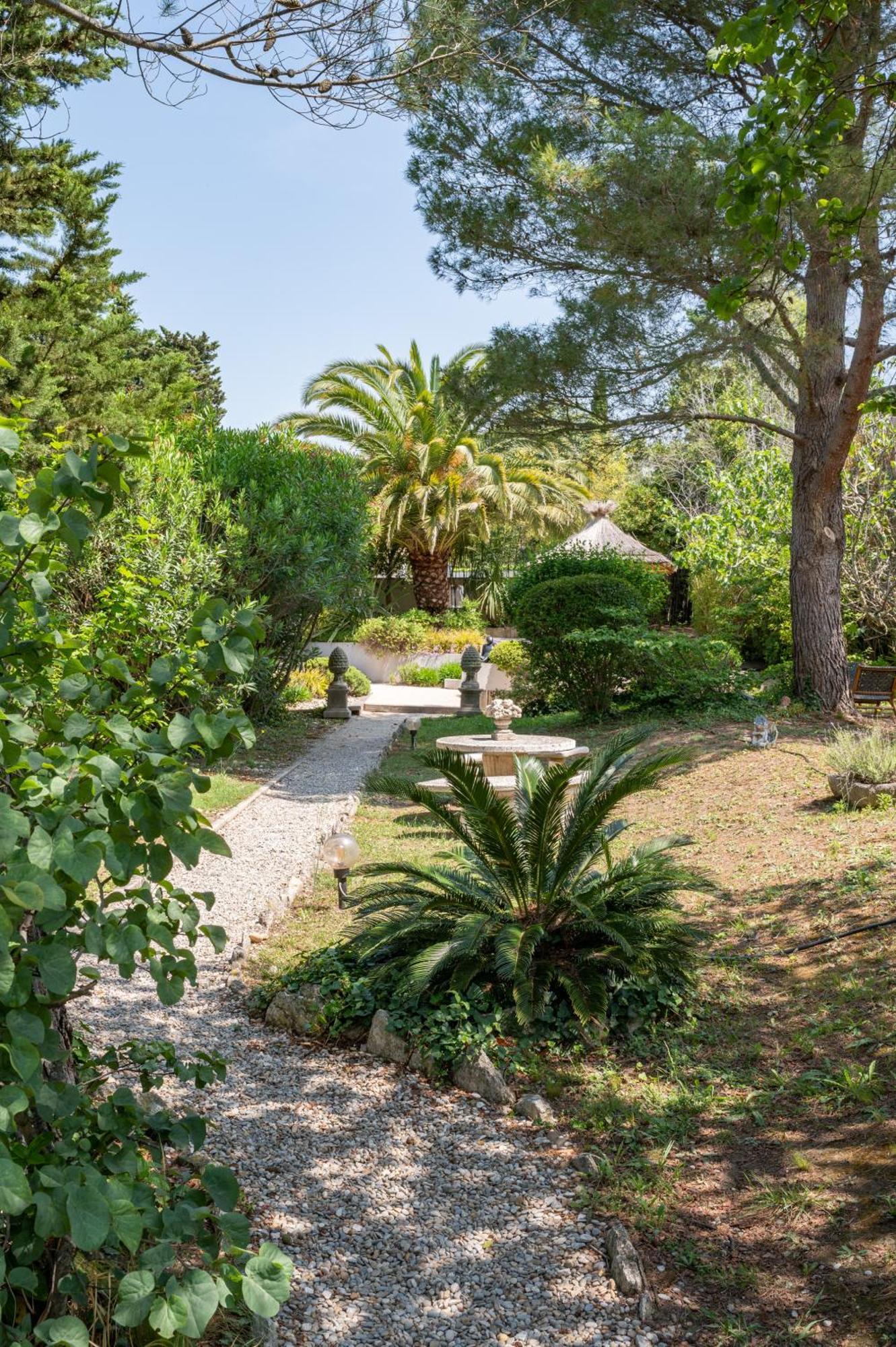 Saint-Rémy-de-Provence Hotel L'Amandiere מראה חיצוני תמונה