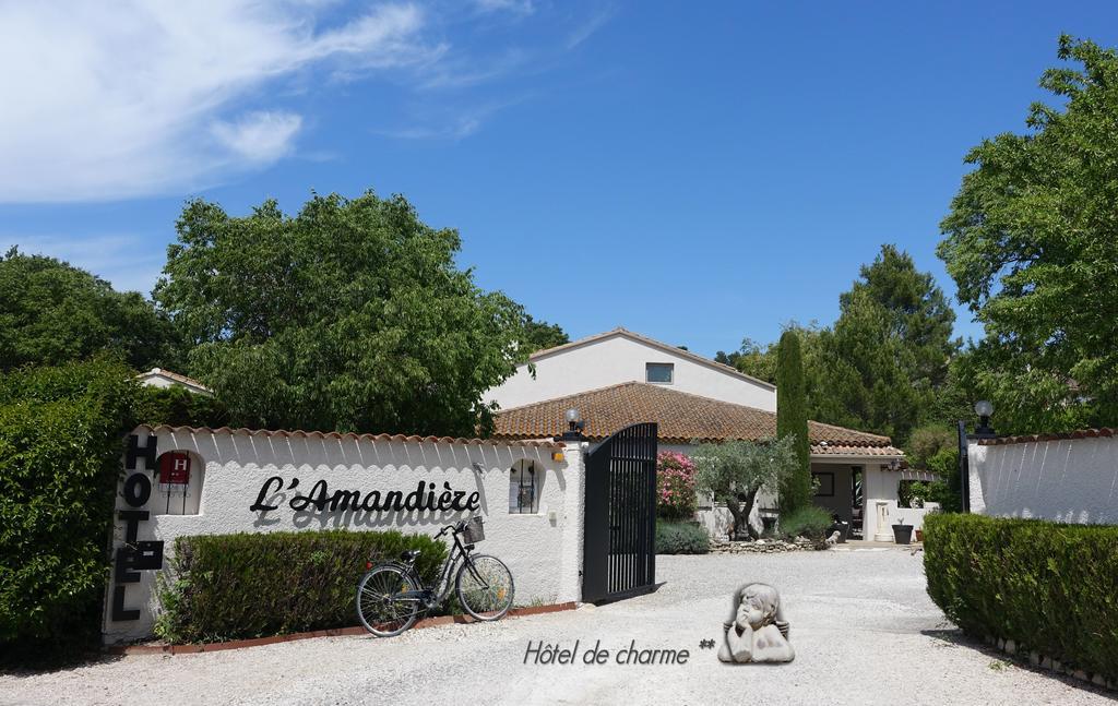 Saint-Rémy-de-Provence Hotel L'Amandiere מראה חיצוני תמונה