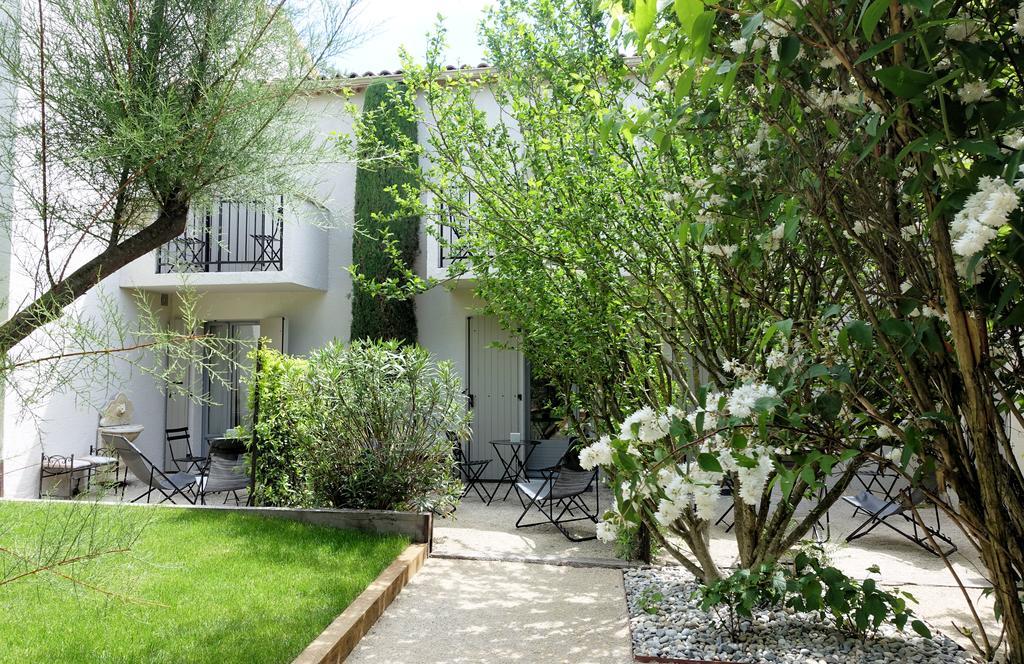 Saint-Rémy-de-Provence Hotel L'Amandiere מראה חיצוני תמונה