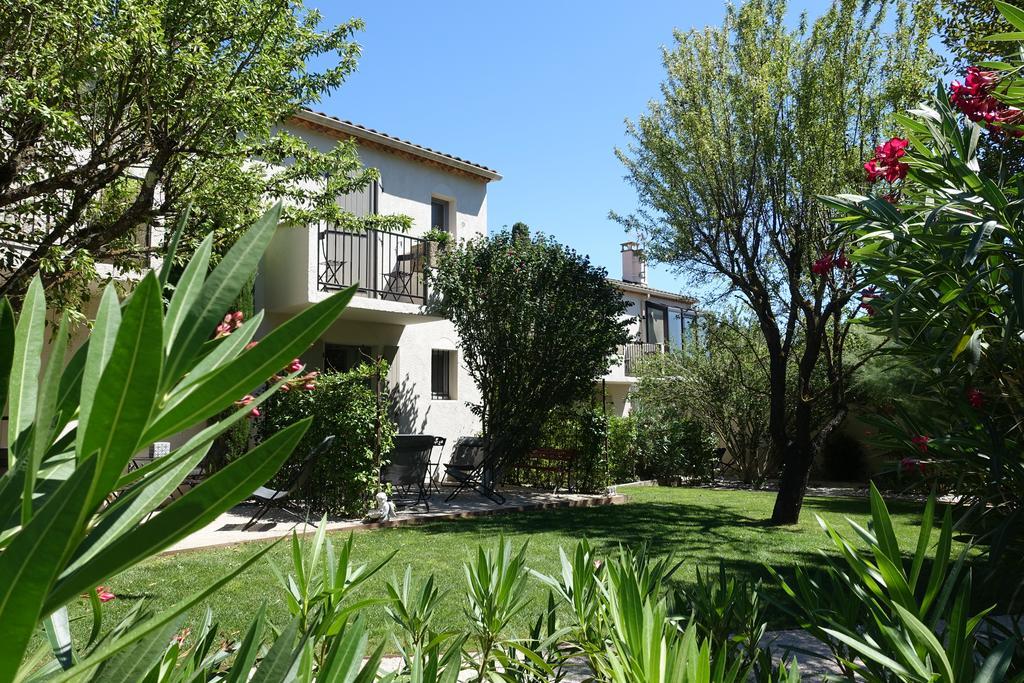 Saint-Rémy-de-Provence Hotel L'Amandiere מראה חיצוני תמונה
