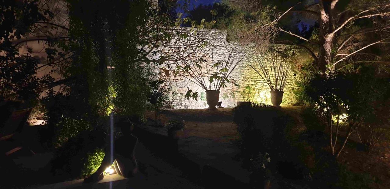 Saint-Rémy-de-Provence Hotel L'Amandiere מראה חיצוני תמונה